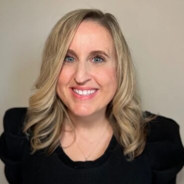 Caroline Giegerich Headshot